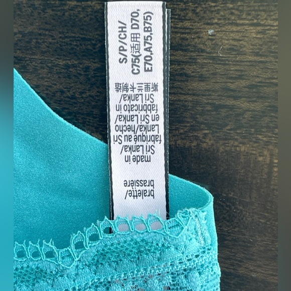 2 Victoria’s Secret bralettes, turquoise and burgundy, size S, NWOT - Picture 3 of 3